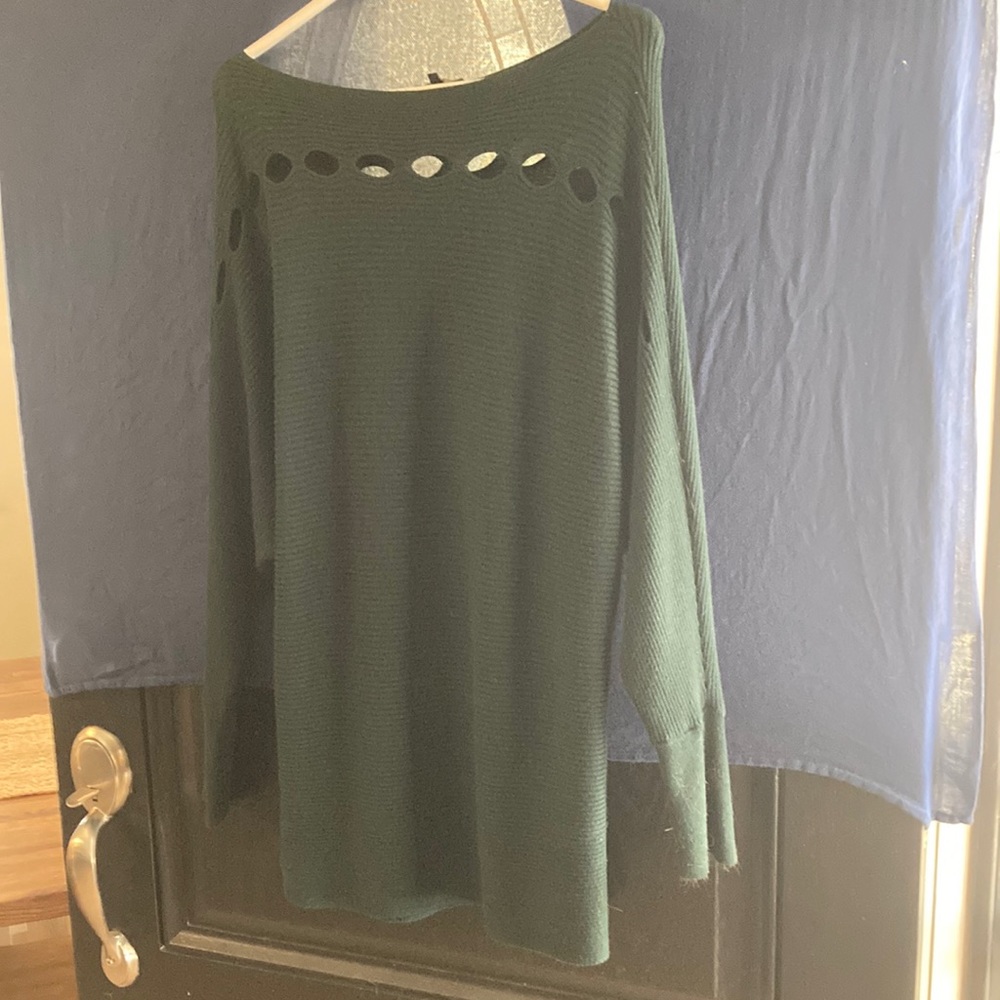 Hunter green sweater